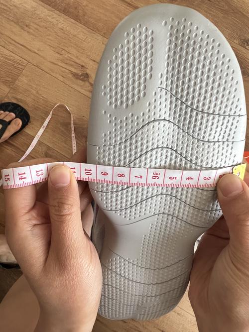 同号不同码，两只鞋大小不一？店铺拒退不理，鞋加工质量问题维权指南